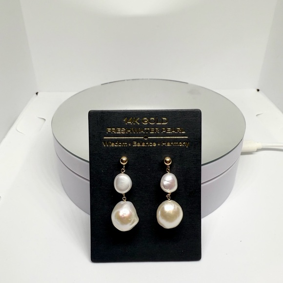 Jewelry - NEW Solid 14K Gold Natural Pearl Earrings